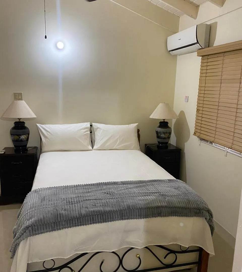 2 Bedroom House With Pool And Parking Saint Ann's Bay Jamaica