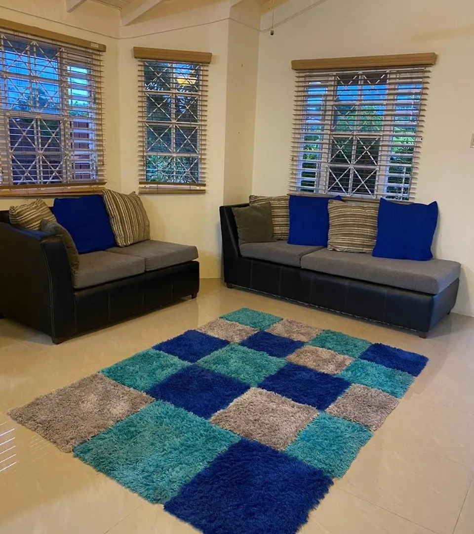 2 Bedroom House With Pool And Parking Saint Ann's Bay