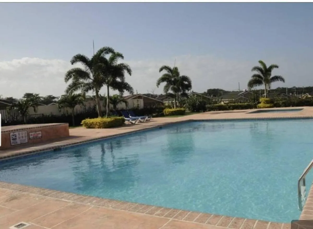 2 Bedroom House With Pool And Parking Saint Ann's Bay Jamaica